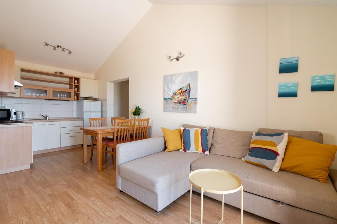 Apartments Rozelyn Углян Экстерьер фото