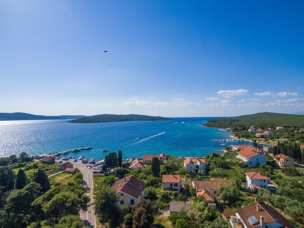 Apartments Rozelyn Углян Экстерьер фото